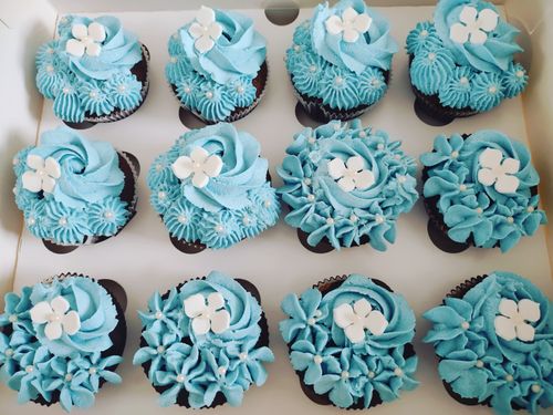 Happy Birthday Mini Cupcakes Arrangements 100% Gluten-, auch laktosefrei usw.. 30 Stück