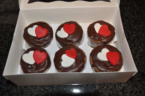 Sacher Cupcakes mit Herz Motive 6 Stück