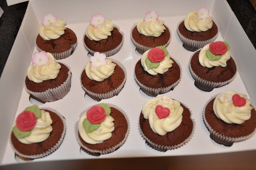 Schokoladen Cupcakes mit Schokostücke 6 Stück