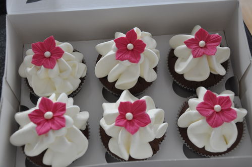 Mini Mon Cheri Cupcakes 12 Stück