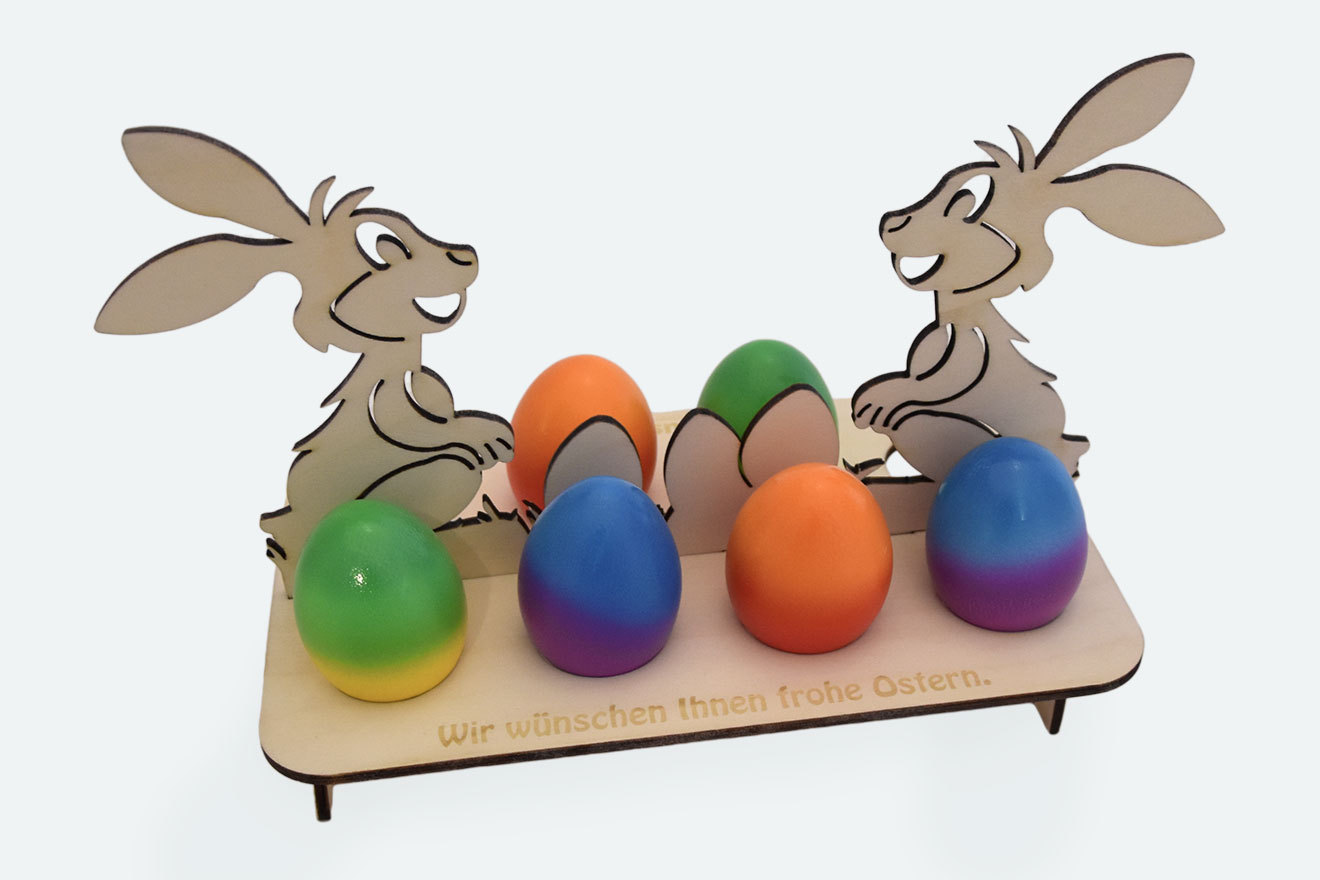 Personalisierter Eierhalter aus Holz als Osterdekoration
