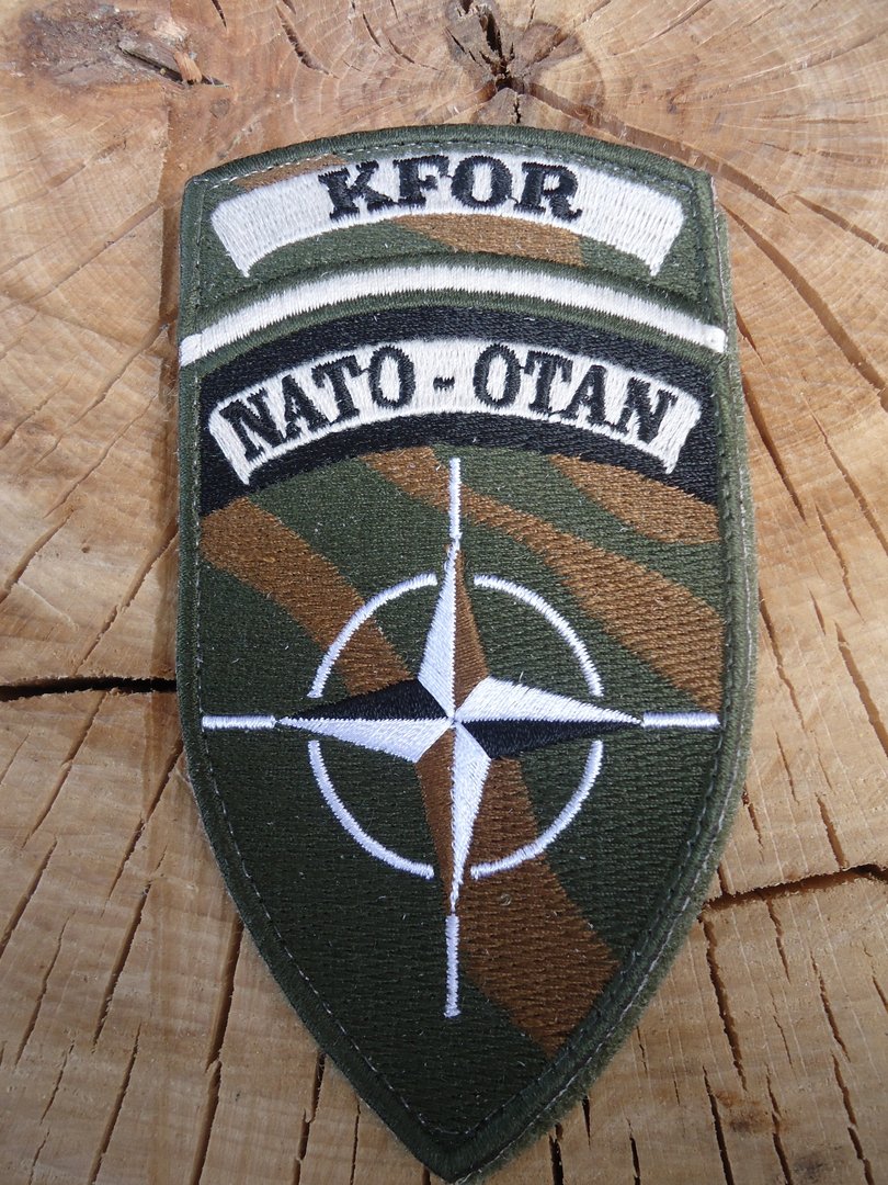 KFOR auf oliv Bundeswehr Armabzeichen